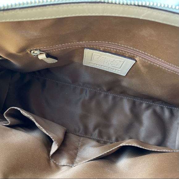 COACH HAMPTON IVORY/ OFF WHITE LEATHER HANDBAG WITH GOLD ACCENT HARDWARE - Picture 7 of 14